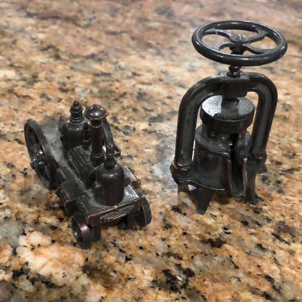 VTG Cast Iron Pencil Sharpener